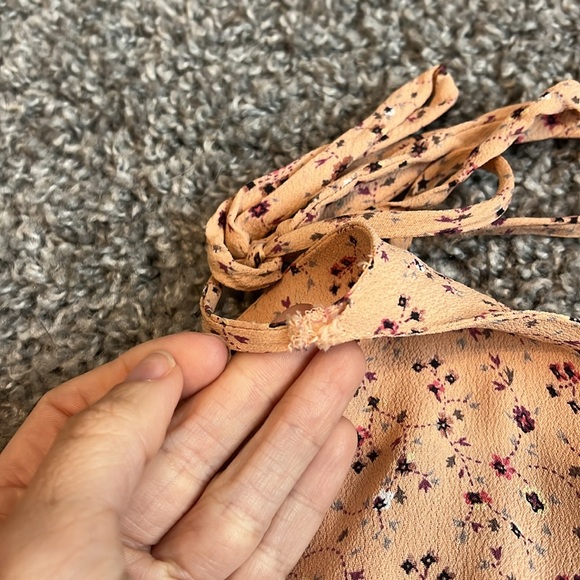 BLUE LIFE Retro Tie Front Floral Romper Petal 🌼 - Picture 10 of 12